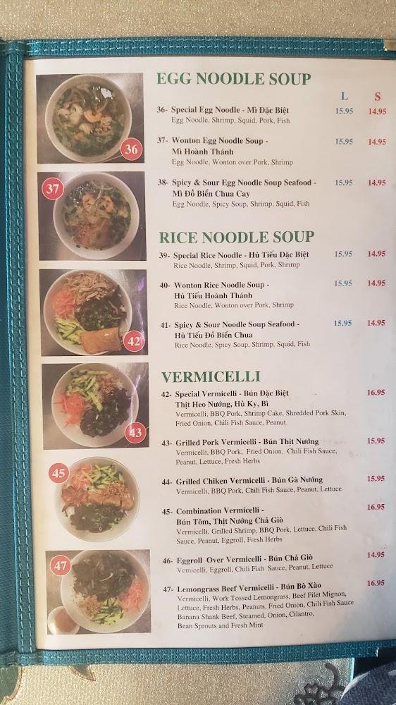 Vietasia Restaurant 34. Lemongrass Beef Spicy Soup / Bún Bò Huế